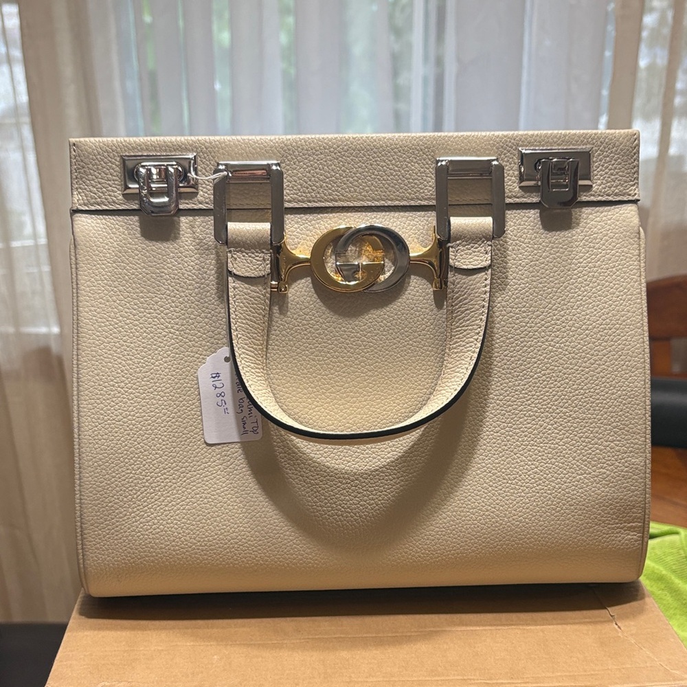 NIB Gucci Zumi top handle small bag